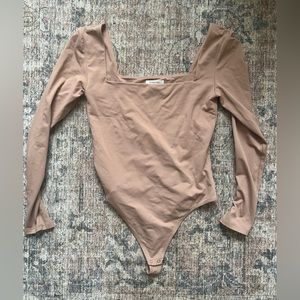 Babaton Contour Squareneck Longsleeve Bodysuit